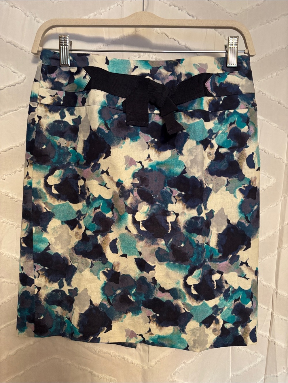LOFT Teal Navy & Cream Watercolor Pencil Skirt with Black Tie